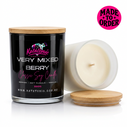 Very Mixed Berry Soy Candle Black Medium 190g